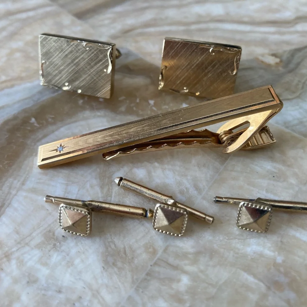 Vintage Karatclad Cufflinks & Tie Bar Set La Mode Simons Gold Mad Men Era